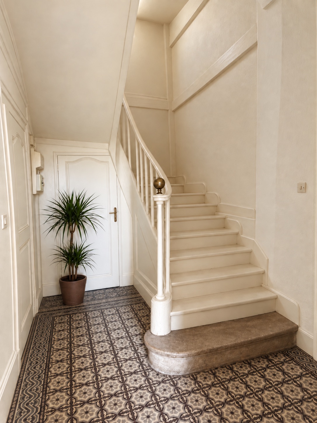 L’escalier ancien de la maison